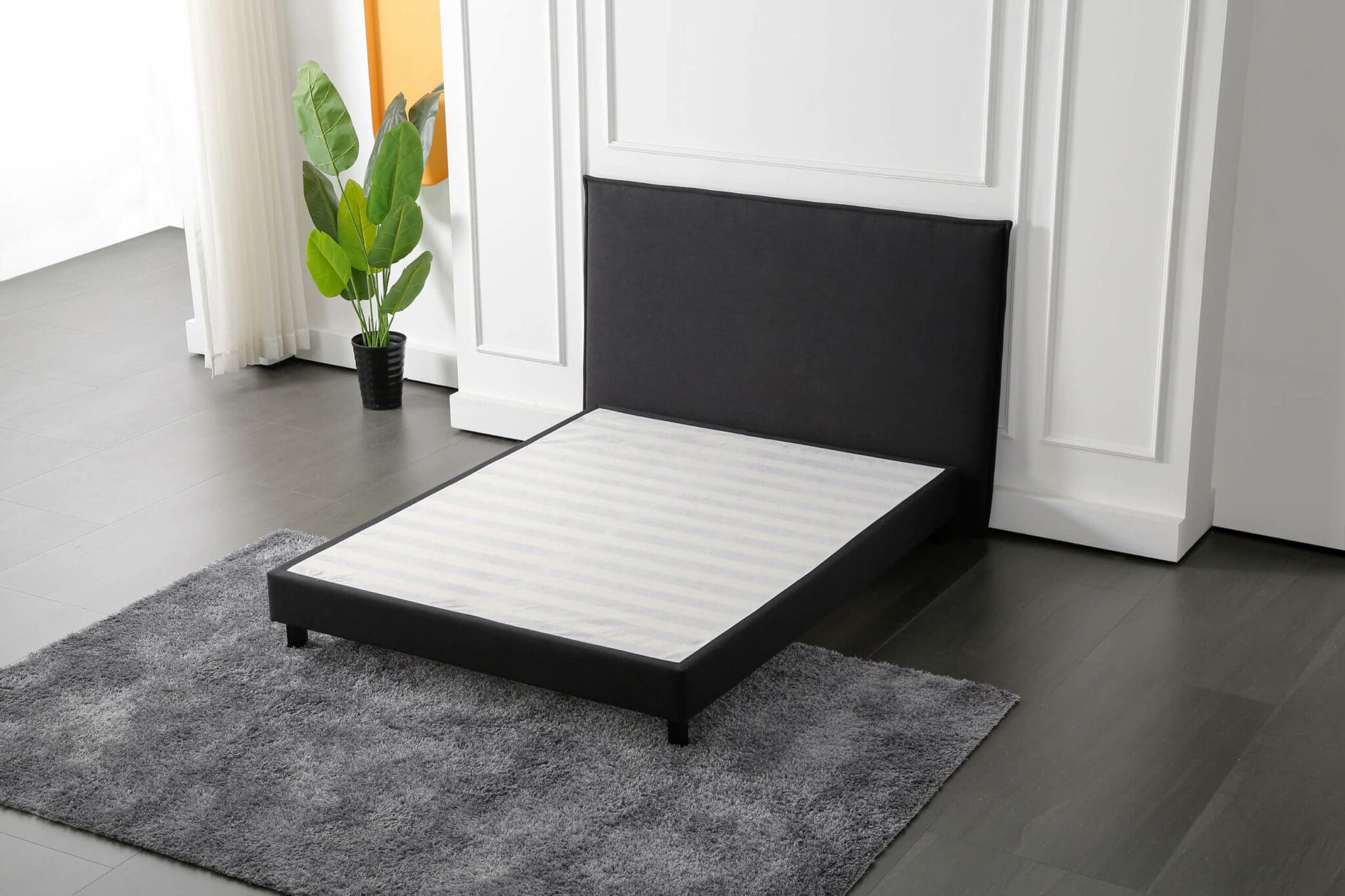 Sommier tapissier haute qualité dans une chambre épurée