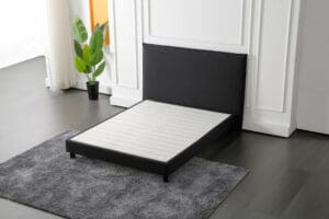Sommier tapissier haute qualité dans une chambre épurée